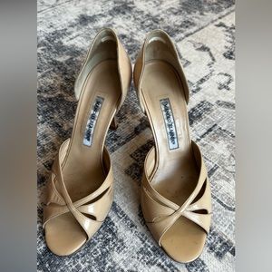 Manolo Blahnik tan heels size 39